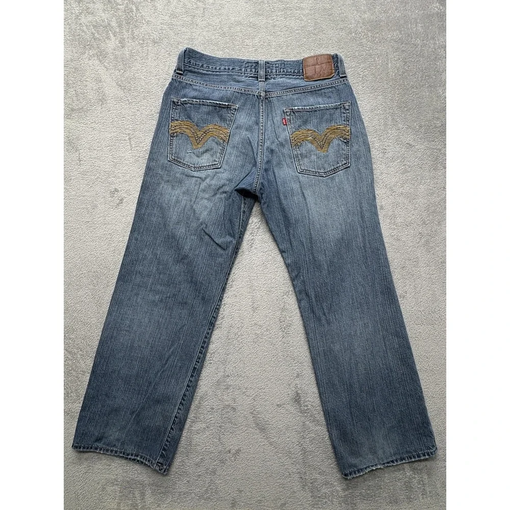 Levis levis 569